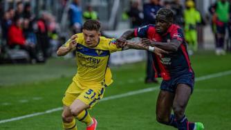 2024年04月01日 意甲-保级路上各取1分 卡利亚里1-1战平维罗纳