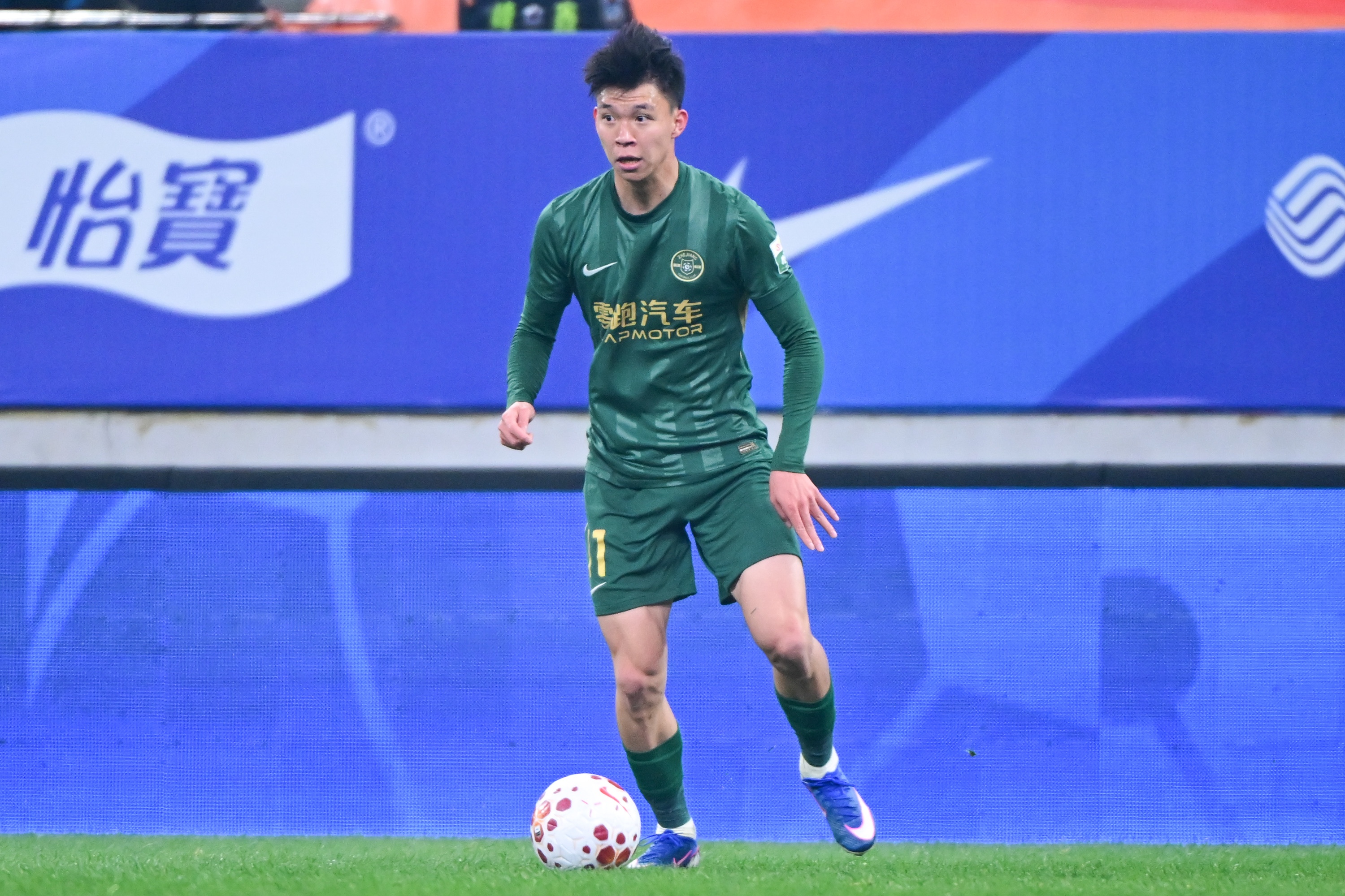 足球报：浙江FC青训培养出王钰栋等人，182名球员入选各级国字号