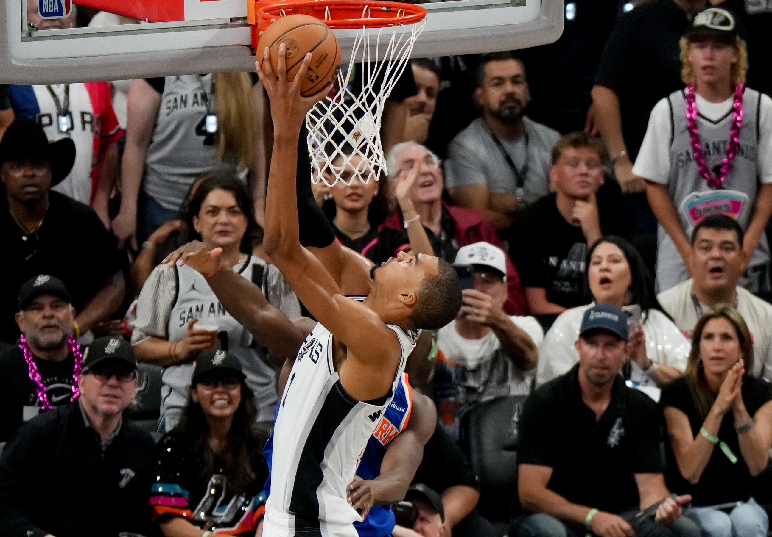 托尼·帕克：文班亚马是目前最强的NBA球员 从未见过这样的天才